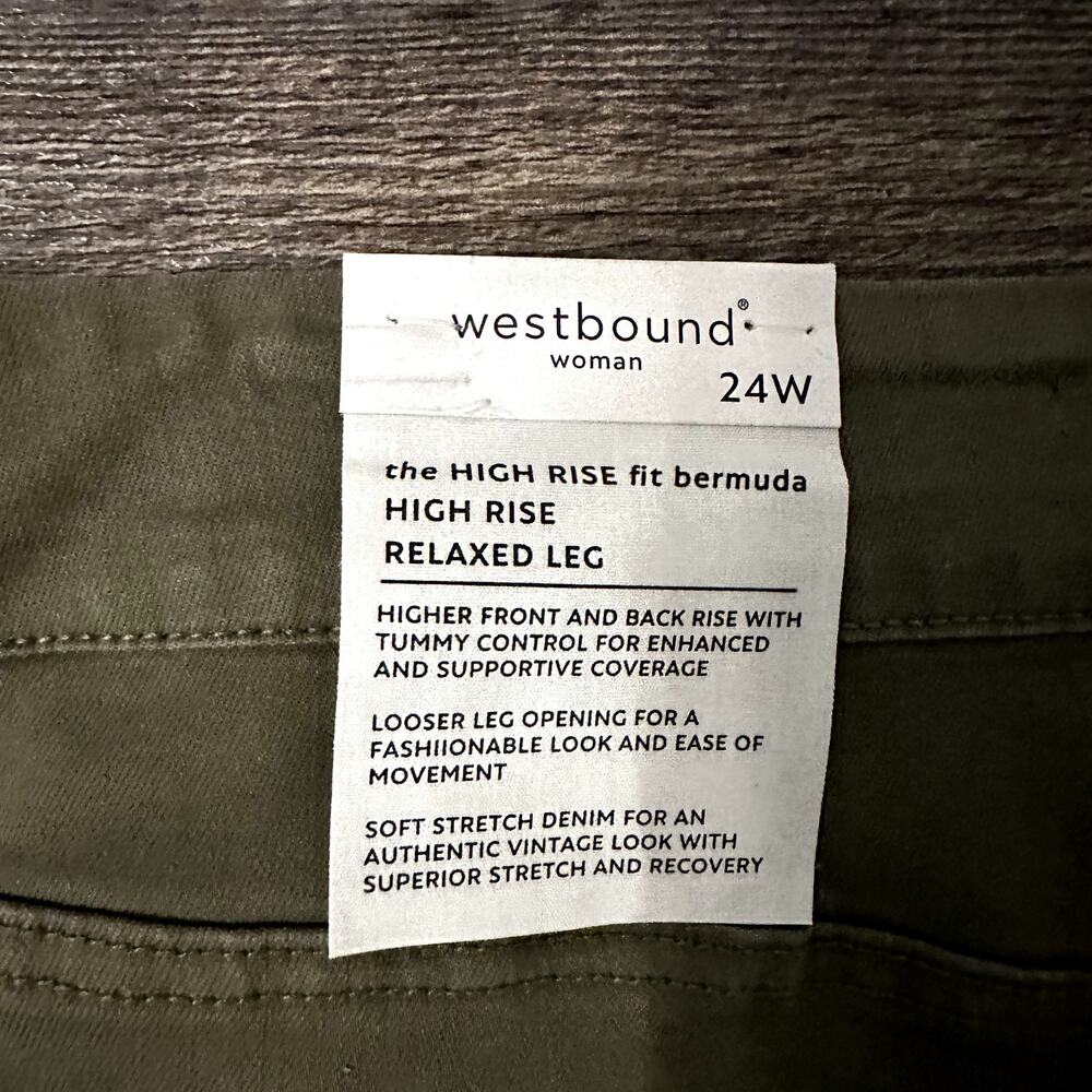 Westbound Women's Olive Green High Rise Relaxed Fit Bermuda Short Size 24W NWT - Picture 4 of 4